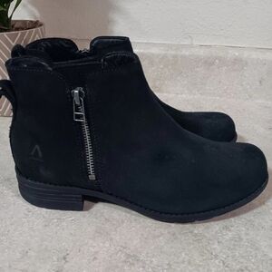 Abeo Boots Womens 8 Violeta Casual Side Zip Ankle Bootie Black Suede Leather